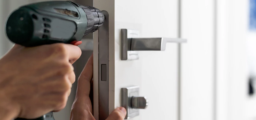 Locksmith For Lock Replacement Near Me in Palm Desert, CA